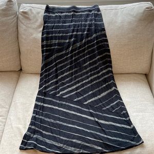 Express black/grey skirt. Size small.